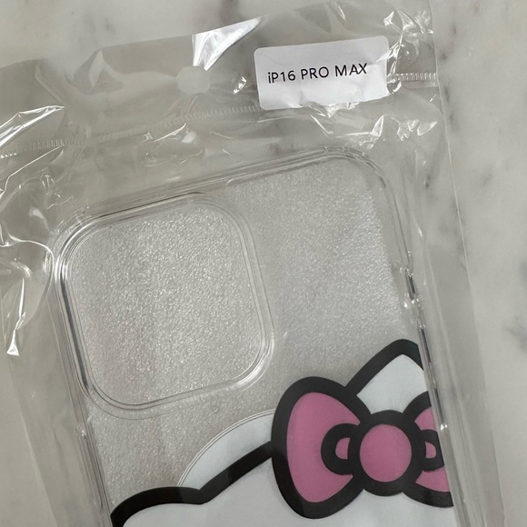 iPhone 16 PRO MAX 2024 model. Hello Kitty phone case. NWT - Picture 6 of 7
